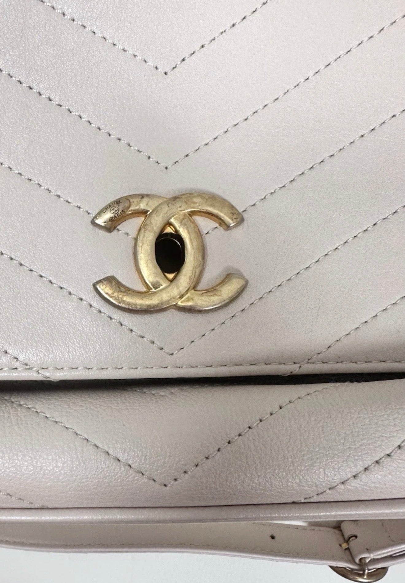 CHANEL 31 Rue Cambon Cream Colored Lambskin Chevron Top Handle Crossbody with Elaphe Snakeskin Strap & Handle
